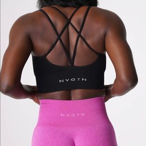 BLACK FLOURISH SEAMLESS BRA NVGTN